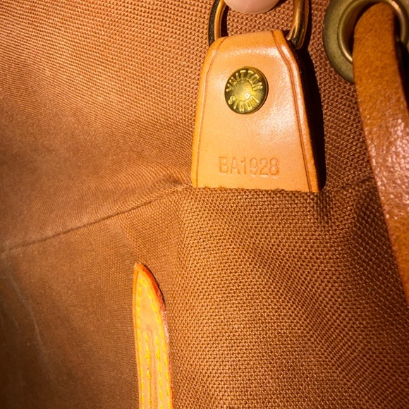 Authentic Louis Vuitton Montsouris GM Backpack - Picture 6 of 17